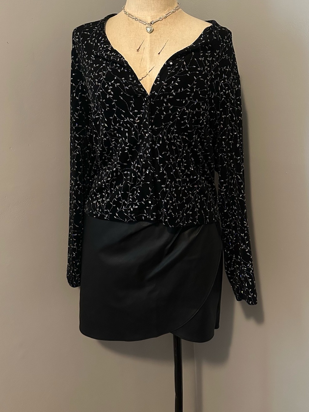 Ronni Nicole Black sparkle blouse